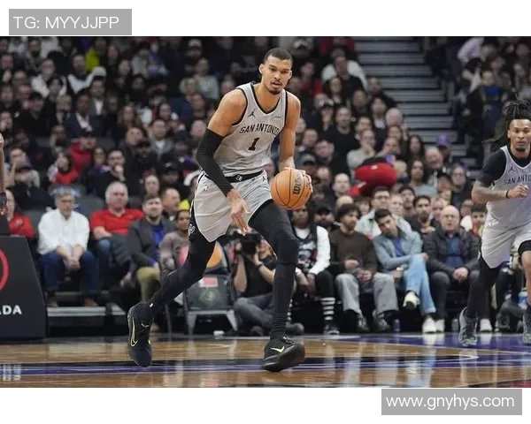 马刺创造历史连续四个客场胜利至少25分成NBA首队